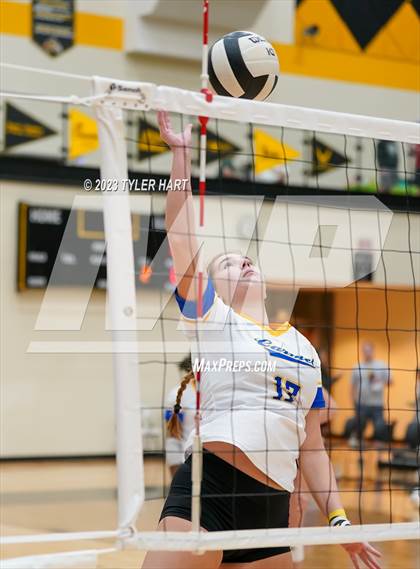 Thumbnail 2 in Carmel vs. Assumption photogallery.