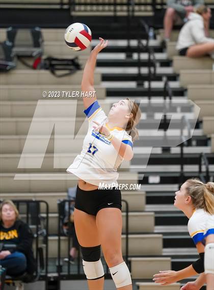 Thumbnail 3 in Carmel vs. Assumption photogallery.