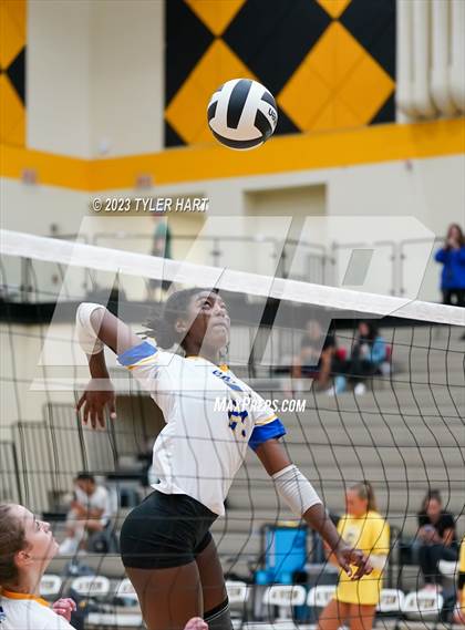 Thumbnail 2 in Carmel vs. Assumption photogallery.