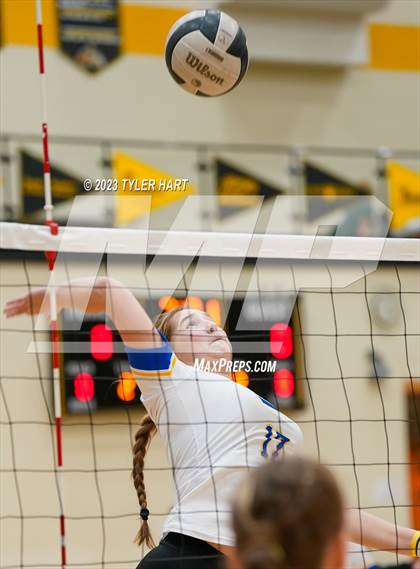 Thumbnail 3 in Carmel vs. Assumption photogallery.