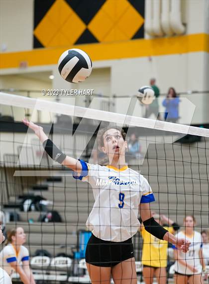 Thumbnail 3 in Carmel vs. Assumption photogallery.