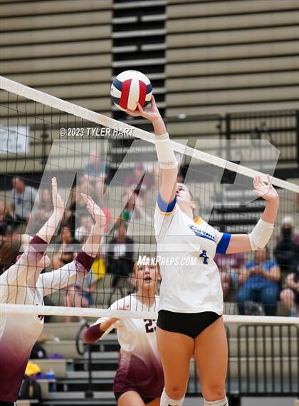 Thumbnail 2 in Carmel vs. Assumption photogallery.