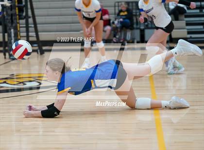 Thumbnail 1 in Carmel vs. Assumption photogallery.