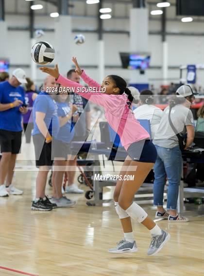 Thumbnail 3 in Vista Murrieta vs Sacred Heart Prep (Nike TOC Southwest) photogallery.