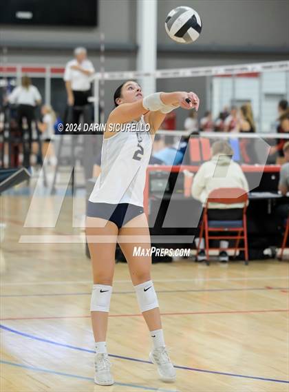 Thumbnail 3 in Vista Murrieta vs Sacred Heart Prep (Nike TOC Southwest) photogallery.
