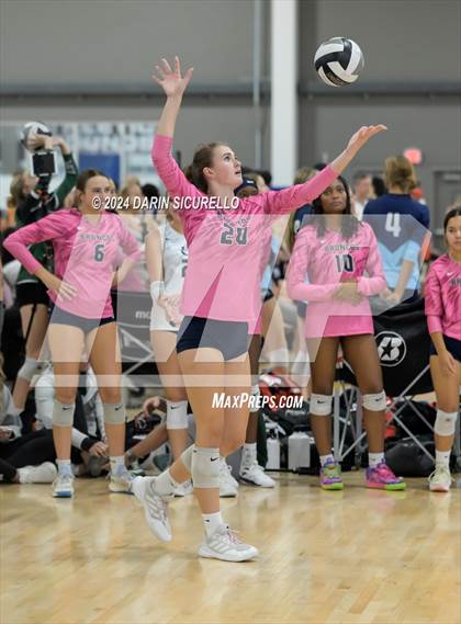 Thumbnail 1 in Vista Murrieta vs Sacred Heart Prep (Nike TOC Southwest) photogallery.