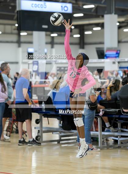 Thumbnail 3 in Vista Murrieta vs Sacred Heart Prep (Nike TOC Southwest) photogallery.