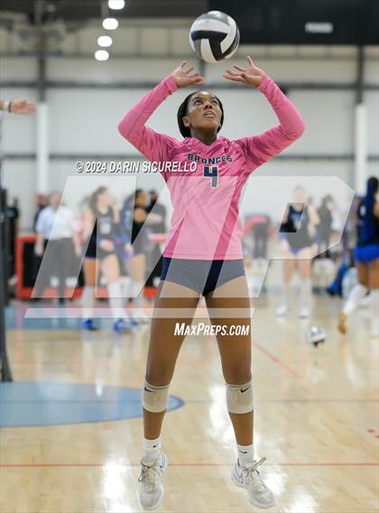 Thumbnail 1 in Vista Murrieta vs Sacred Heart Prep (Nike TOC Southwest) photogallery.
