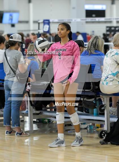 Thumbnail 3 in Vista Murrieta vs Sacred Heart Prep (Nike TOC Southwest) photogallery.