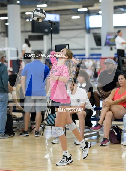 Thumbnail 2 in Vista Murrieta vs Sacred Heart Prep (Nike TOC Southwest) photogallery.