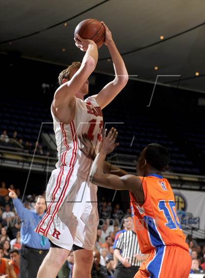 Thumbnail 3 in Redondo Union vs. Westlake (CIF SS D2A Final) photogallery.