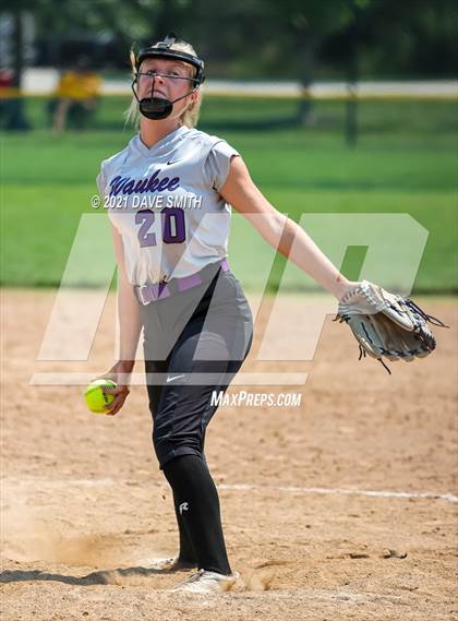 Thumbnail 2 in North Scott vs Waukee (Rick Doran Classic) photogallery.