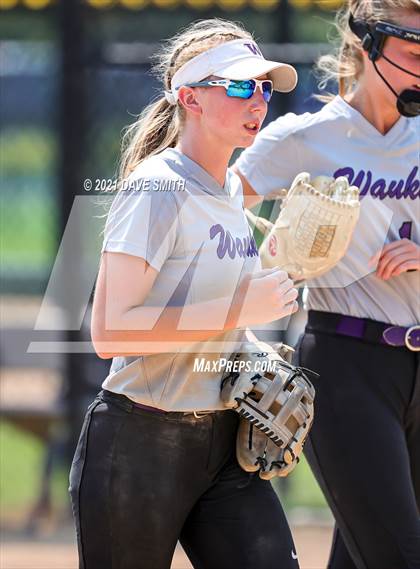 Thumbnail 2 in North Scott vs Waukee (Rick Doran Classic) photogallery.