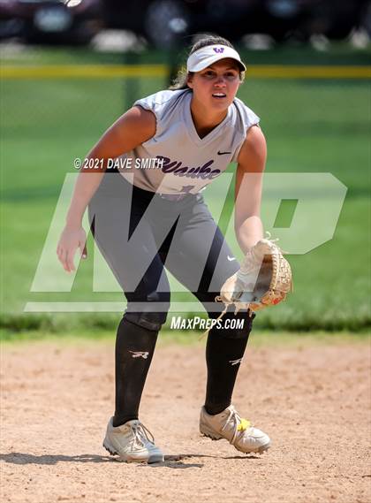 Thumbnail 3 in North Scott vs Waukee (Rick Doran Classic) photogallery.