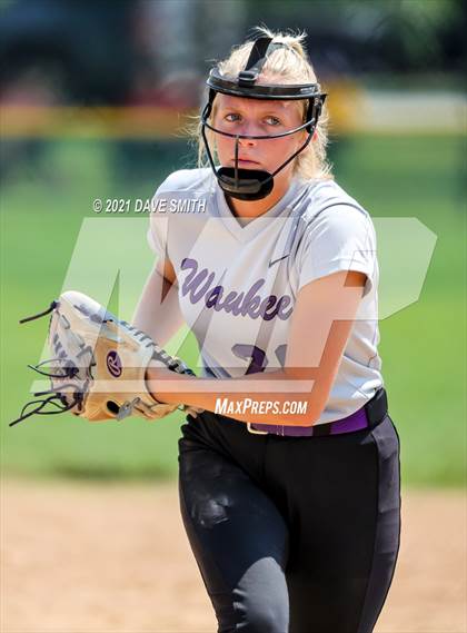 Thumbnail 1 in North Scott vs Waukee (Rick Doran Classic) photogallery.