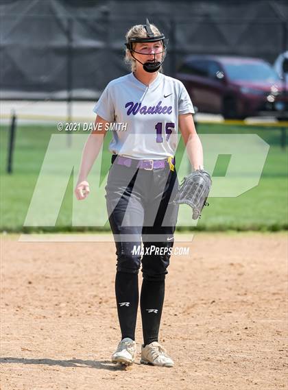 Thumbnail 3 in North Scott vs Waukee (Rick Doran Classic) photogallery.