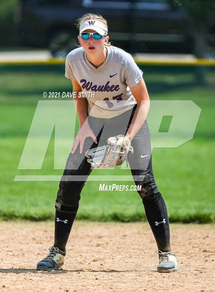 Thumbnail 2 in North Scott vs Waukee (Rick Doran Classic) photogallery.