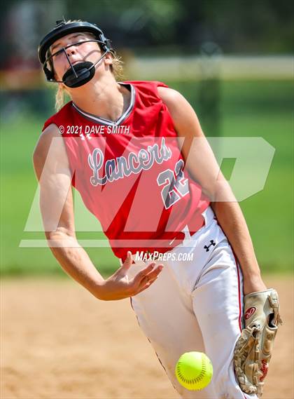 Thumbnail 2 in North Scott vs Waukee (Rick Doran Classic) photogallery.