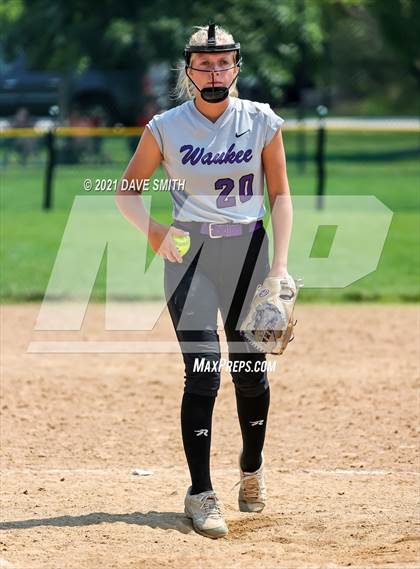 Thumbnail 1 in North Scott vs Waukee (Rick Doran Classic) photogallery.