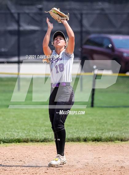 Thumbnail 3 in North Scott vs Waukee (Rick Doran Classic) photogallery.