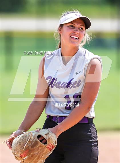 Thumbnail 2 in North Scott vs Waukee (Rick Doran Classic) photogallery.