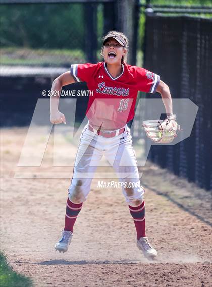 Thumbnail 1 in North Scott vs Waukee (Rick Doran Classic) photogallery.
