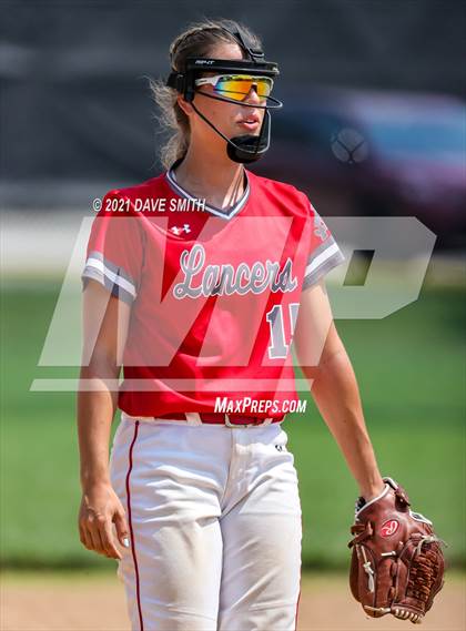 Thumbnail 3 in North Scott vs Waukee (Rick Doran Classic) photogallery.