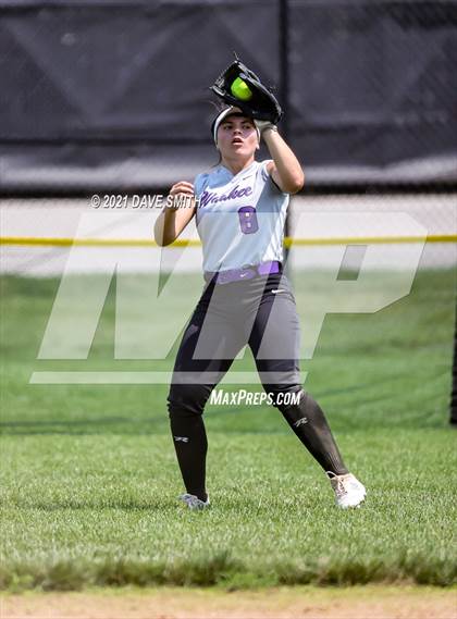 Thumbnail 2 in North Scott vs Waukee (Rick Doran Classic) photogallery.