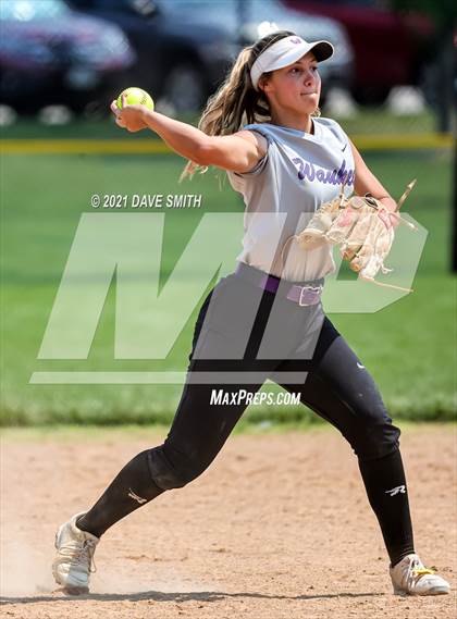 Thumbnail 3 in North Scott vs Waukee (Rick Doran Classic) photogallery.