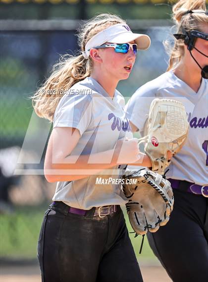 Thumbnail 3 in North Scott vs Waukee (Rick Doran Classic) photogallery.