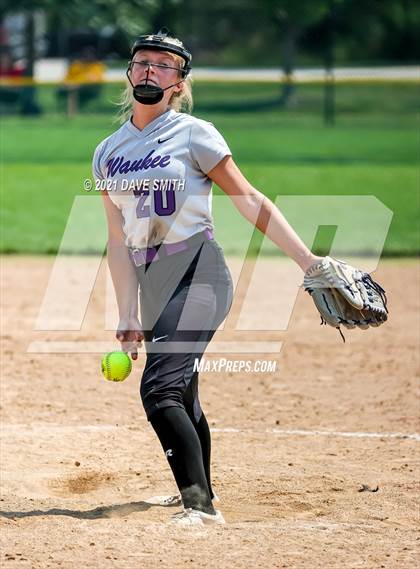 Thumbnail 1 in North Scott vs Waukee (Rick Doran Classic) photogallery.