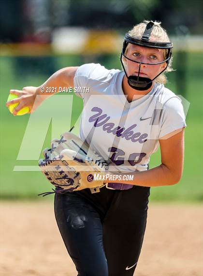 Thumbnail 2 in North Scott vs Waukee (Rick Doran Classic) photogallery.