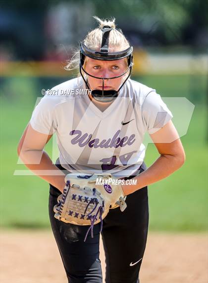Thumbnail 3 in North Scott vs Waukee (Rick Doran Classic) photogallery.