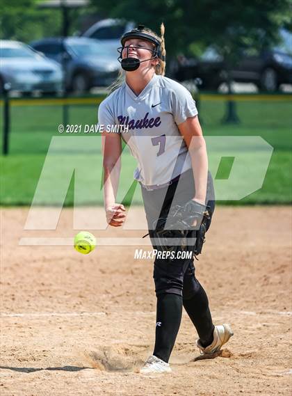 Thumbnail 1 in North Scott vs Waukee (Rick Doran Classic) photogallery.