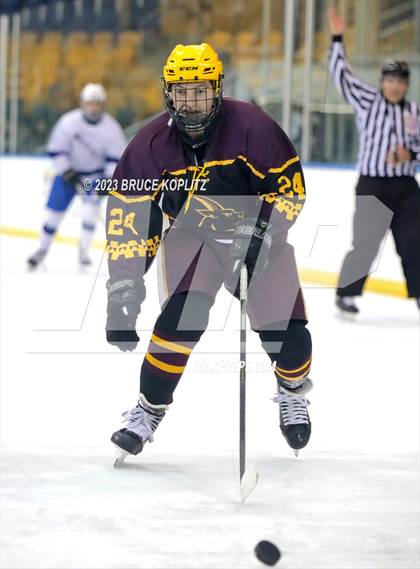 Thumbnail 1 in Westfield vs. Summit (McInnis Cup) photogallery.