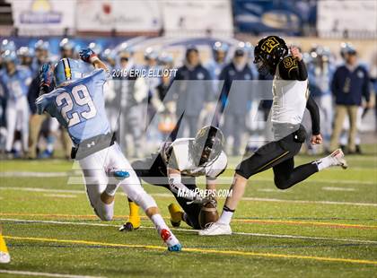 Thumbnail 3 in Thomas Jefferson vs. Dallas (PIAA 4A Championship) photogallery.