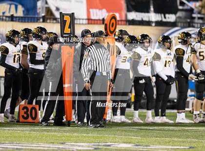 Thumbnail 1 in Thomas Jefferson vs. Dallas (PIAA 4A Championship) photogallery.