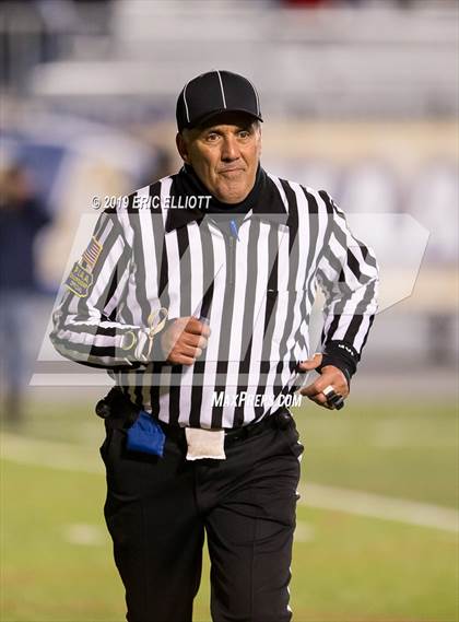 Thumbnail 2 in Thomas Jefferson vs. Dallas (PIAA 4A Championship) photogallery.