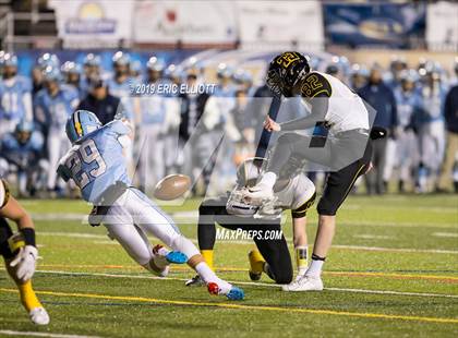 Thumbnail 3 in Thomas Jefferson vs. Dallas (PIAA 4A Championship) photogallery.