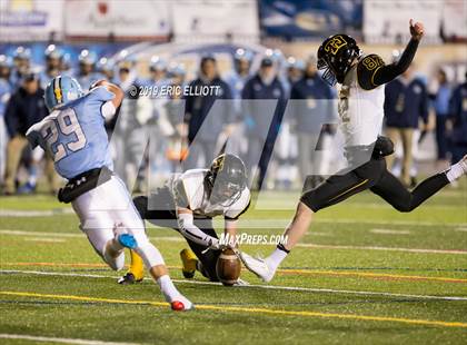 Thumbnail 2 in Thomas Jefferson vs. Dallas (PIAA 4A Championship) photogallery.
