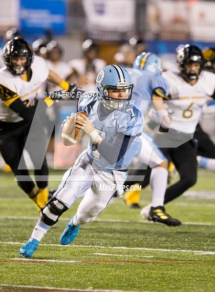 Thumbnail 2 in Thomas Jefferson vs. Dallas (PIAA 4A Championship) photogallery.
