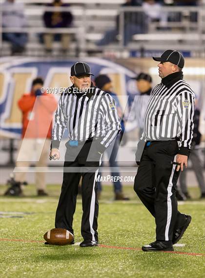 Thumbnail 2 in Thomas Jefferson vs. Dallas (PIAA 4A Championship) photogallery.