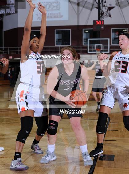 Thumbnail 1 in Benton v Cape Central (Rangerette Christmas Classic) photogallery.