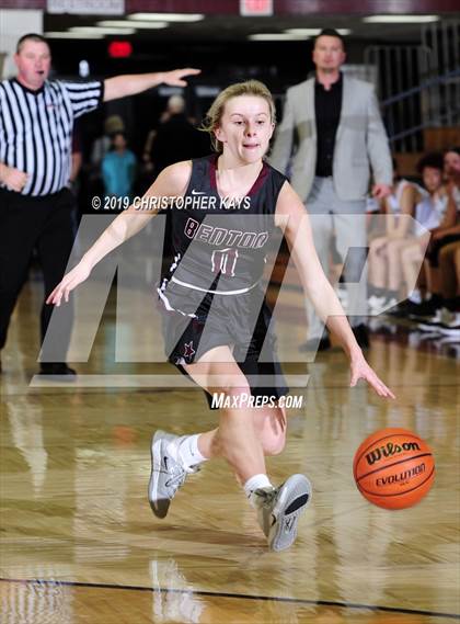 Thumbnail 3 in Benton v Cape Central (Rangerette Christmas Classic) photogallery.