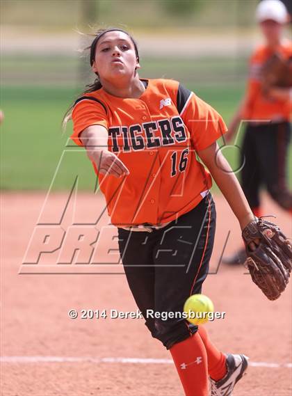 Thumbnail 2 in Erie vs. Sequoyah (Festival of Champions) photogallery.