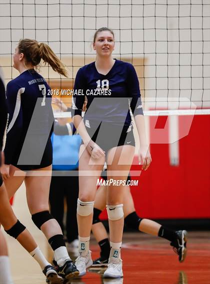 Thumbnail 3 in Santana vs. High Tech SD (CIF SDS D4 Final) photogallery.