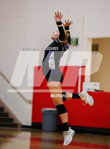 Thumbnail 2 in Santana vs. High Tech SD (CIF SDS D4 Final) photogallery.