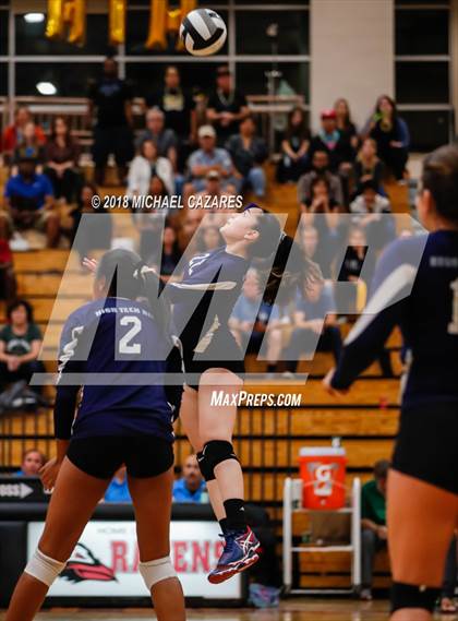 Thumbnail 1 in Santana vs. High Tech SD (CIF SDS D4 Final) photogallery.