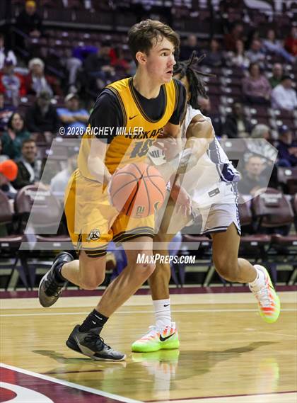 Thumbnail 2 in Wheeler vs. Kickapoo (Bass Pro Shops TOC) photogallery.