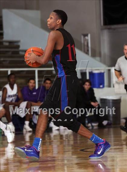 Thumbnail 1 in Warren vs Dawson (McDonald's Texas Invitational)  photogallery.
